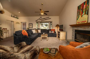 66 Lake Forest Cr